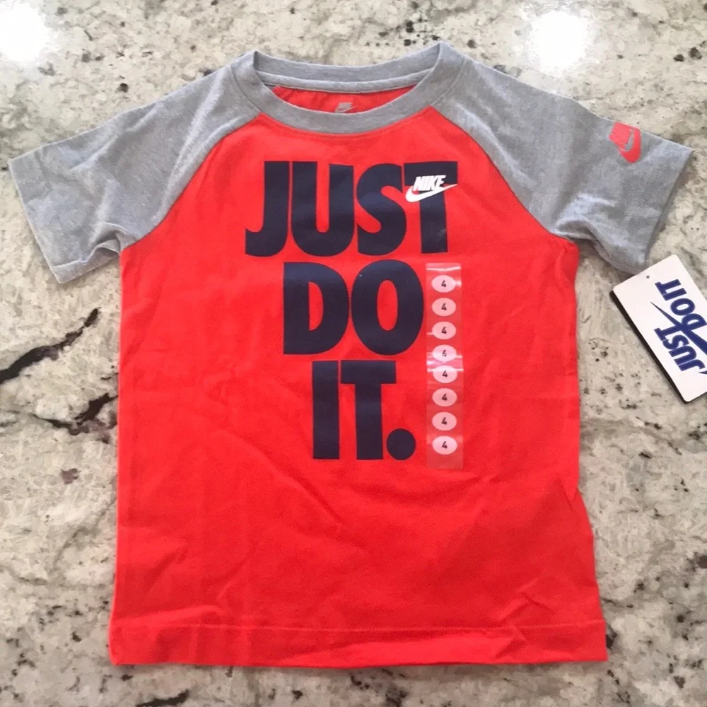 Boys Nike Shirt Set of 2 Size 4,5 Brand New